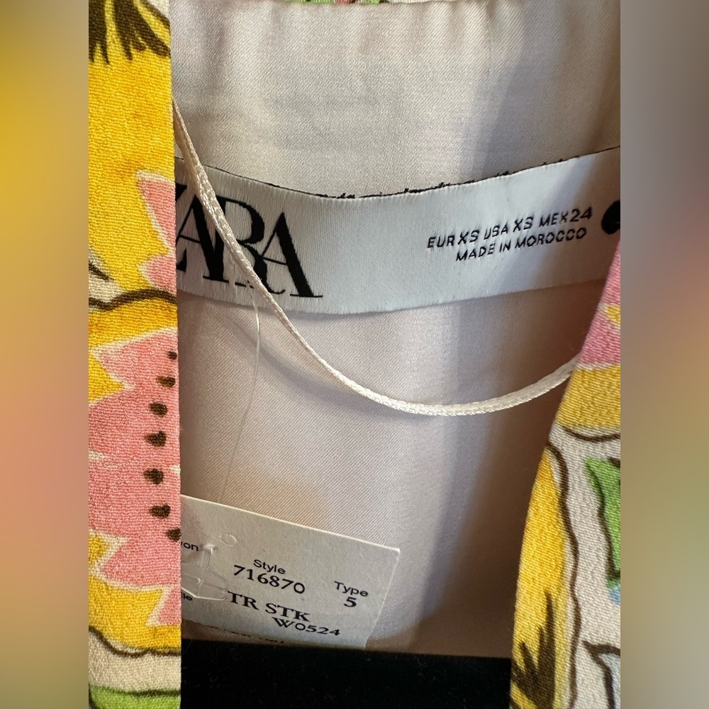 Zara Multicolor Patterned Robe - Picture 12 of 13